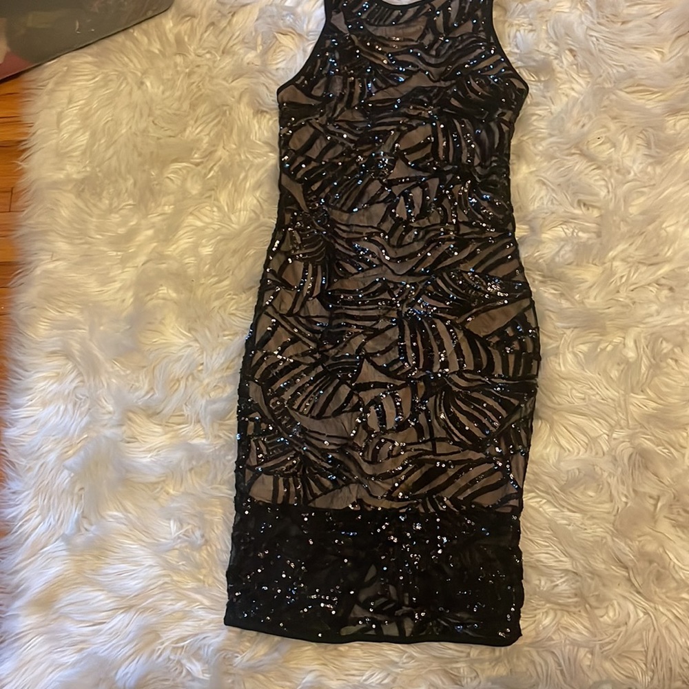 Mini black sequin cocktail Dress with sexy back